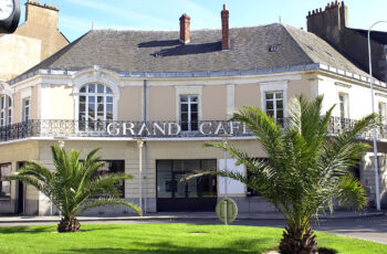 Menace sur la diversité des arts visuels en Pays de la Loire : mobilisons-nous contre la fermeture du Grand Café ! — Pôle Arts Visuels Pays de la Loire